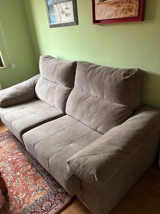 Sofá beige de tela  NEGOCIABLE NO SON LAS MEDIDAS