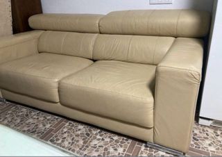 Sofá de piel beige 2 plazas