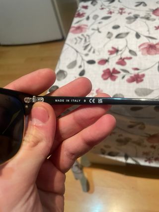 Gafas de sol Ray-Ban Clubmaster negras y doradas