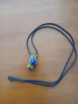 Colgante bruja con bola azul