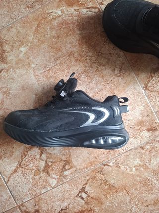Zapatos de seguridad  talla 37 25 euros negociable