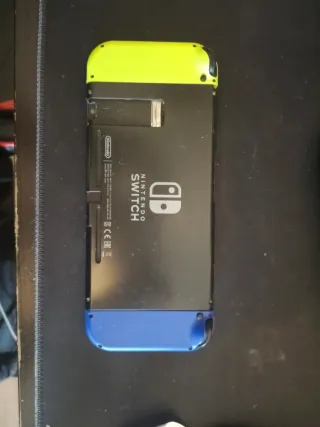 Nintendo Switch Azul y Amarillo