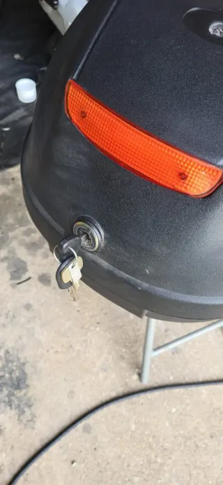 Cajón Piaggio Typhoon compatible para Aprilia