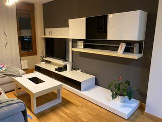 Mueble modular y mesa centro blanco