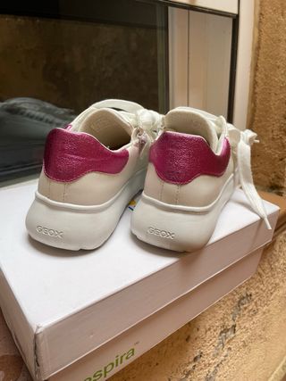 Zapatillas Geox Blancas y Rosas
