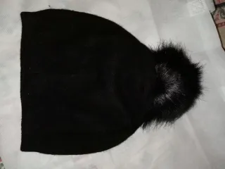 Berretto lana rasata con pon pon