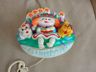 Carillon bimba con gatto e cane