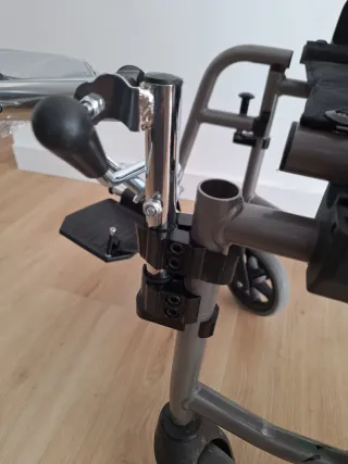 Reposapiés Silla Ruedas Izquierdo Elevable