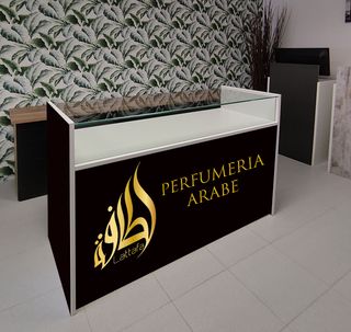 Mostrador de madera y blanco