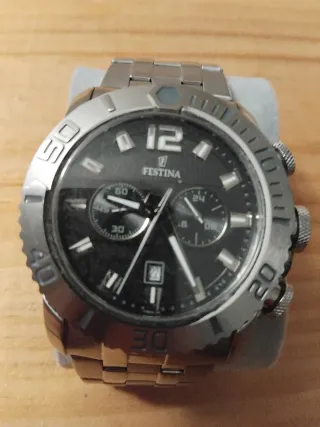 Reloj Festina Cronógrafo Negro y Plateado