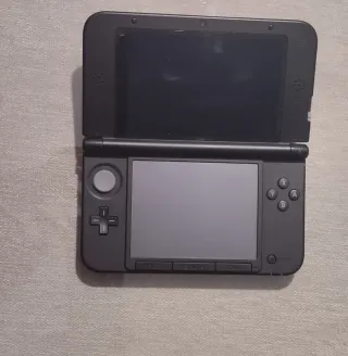 Nintendo 3DS XL Roja + Accesorios