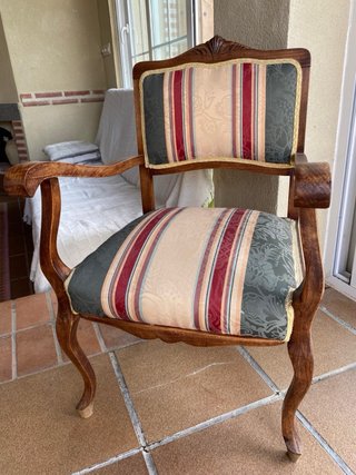 Sillón vintage tela y madera y regalo descalzadora