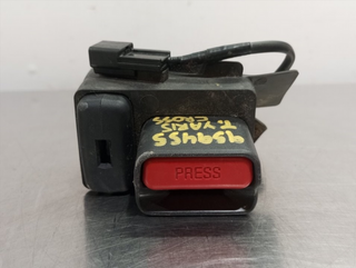 ENGANCHE CINTURON TRASERO DERECHO TOYOTA YARIS CR