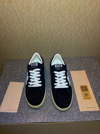 Golden Goose Sneakers nere con stella bianca