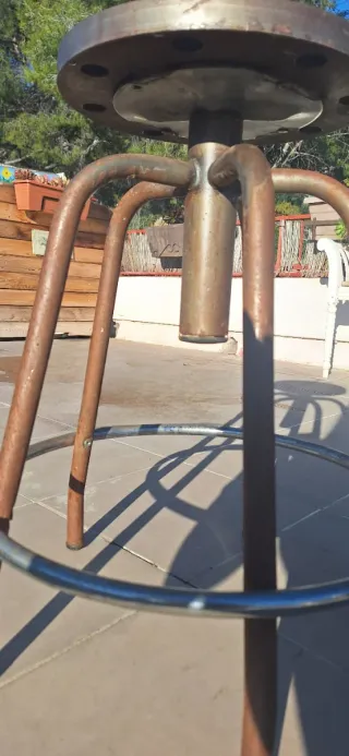 Taburete industrial en hierro