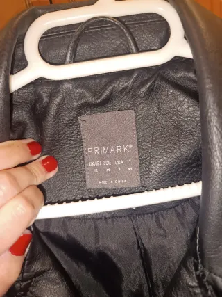 Chaqueta polipiel negra