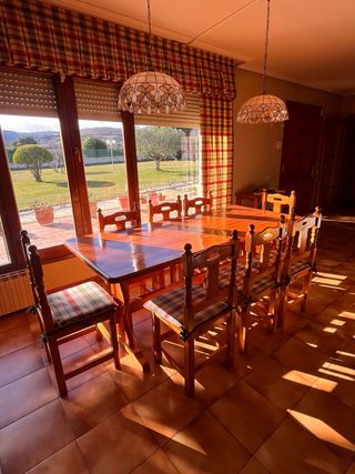 Mesa comedor madera pino con 8 sillas