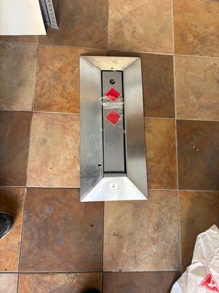 Bolardo abatible para garaje