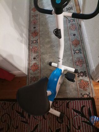 Bicicleta Estática con Pantalla Digital