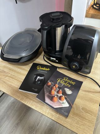 Mambo Cecotec 8590 con accesorios