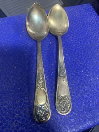 Antiguas cucharas plateadas (2 juegos)