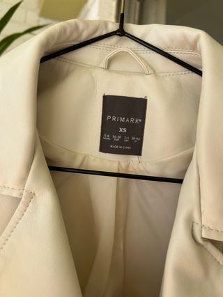 Chaqueta efecto piel beige Talla XS