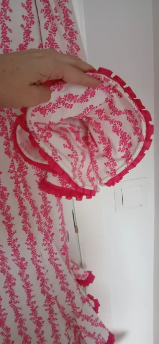 Traje de flamenca rosa y blanco de piqué