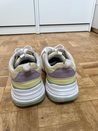 Zapatillas Levi's blancas