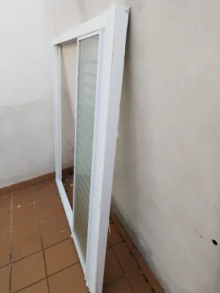 Mampara de ducha de cristal y plástico