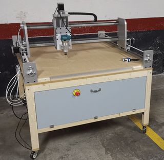FRESADORA CNC
