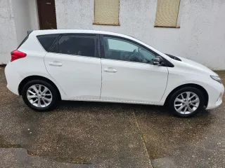 Toyota Auris 2015