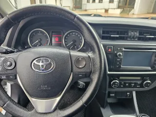 Toyota Auris 2015