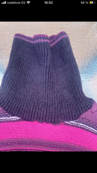 Jersey cuello alto sin mangas rayas