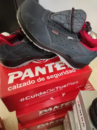 Zapatos de seguridad Panter grises y rojos