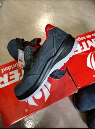 Zapatos de seguridad Panter grises y rojos