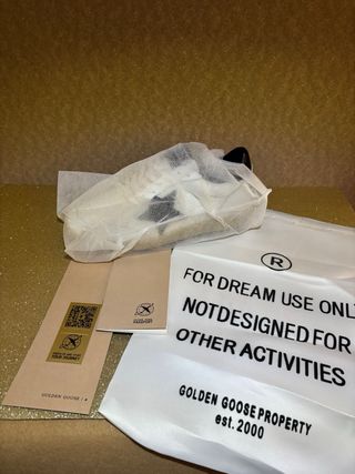 Golden Goose sneakers bianche nere