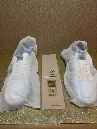 Golden Goose sneakers bianche nere