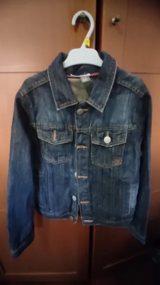 Chaqueta tejana azul.Talla 7-8