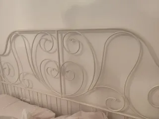 Cama de forja blanca