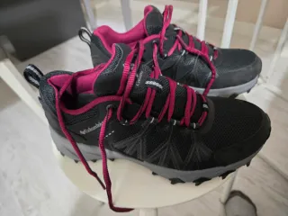 Zapatillas Trekking Columbia Negras y Rosas