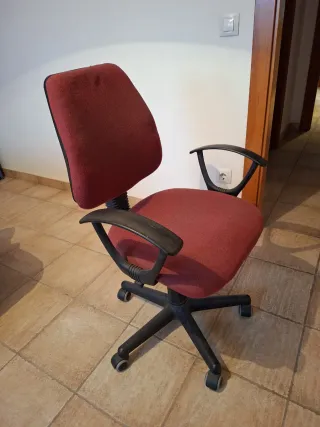 Silla de escritorio en buen estado