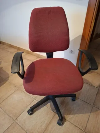 Silla de escritorio en buen estado