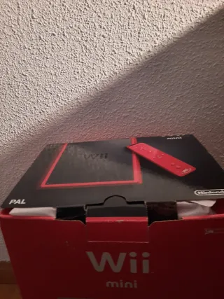 Nintendo Wii Mini Roja + 5 Juegos
