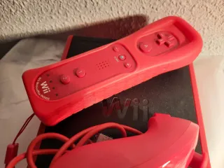 Nintendo Wii Mini Roja + 5 Juegos