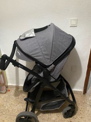 Carro de bebé gris y negro 3 en 1