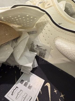 - Nike ZoomX Vaporfly Next% 44