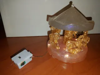 Carosello in resina con luci