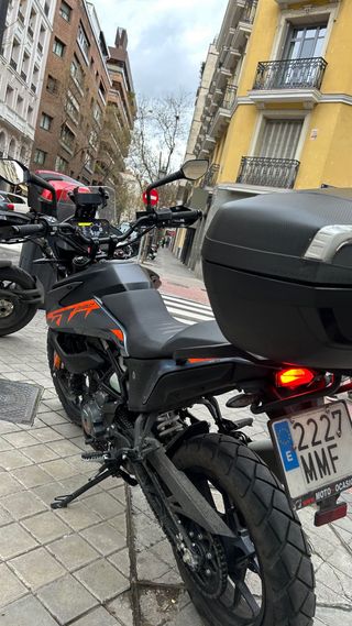 KTM 390 Adventure 2023 con quickshifter ktm
