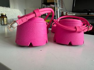 Sandalias de tacón rosa plataforma