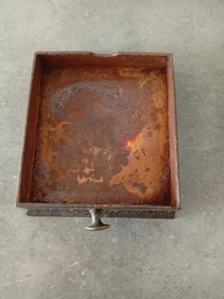 Molinillo de café de hierro y latón